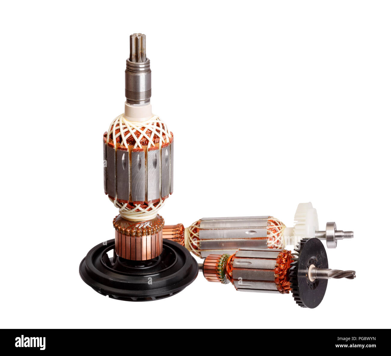 Kupfer Spulen innerhalb des Elektromotors isoliert auf weißem Hintergrund Stockfoto
