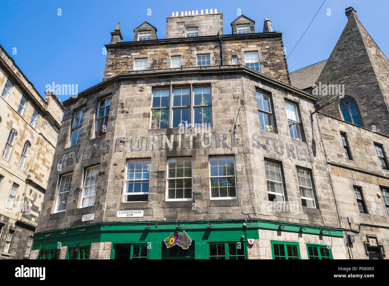 Der ehemalige Harvey Möbelhäuser in Kerzenmacher Row, Edinburgh, Schottland, ist heute eines der beliebtesten australischen Bar. Stockfoto