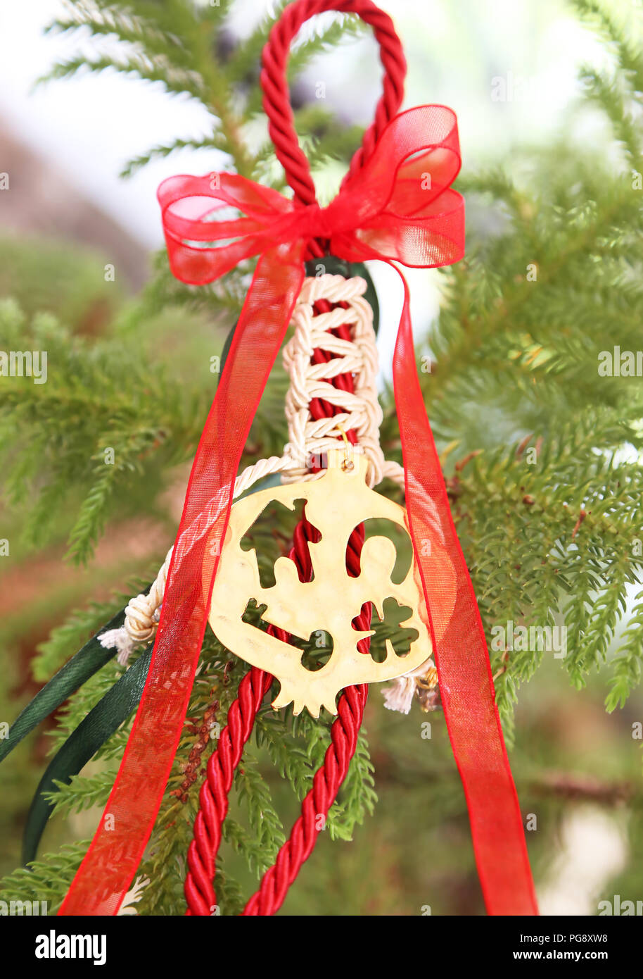 Dekorative Weihnachten Glücksbringer - Weihnachten goldener Granatapfel -  traditionelle griechische Ornamente Stockfotografie - Alamy