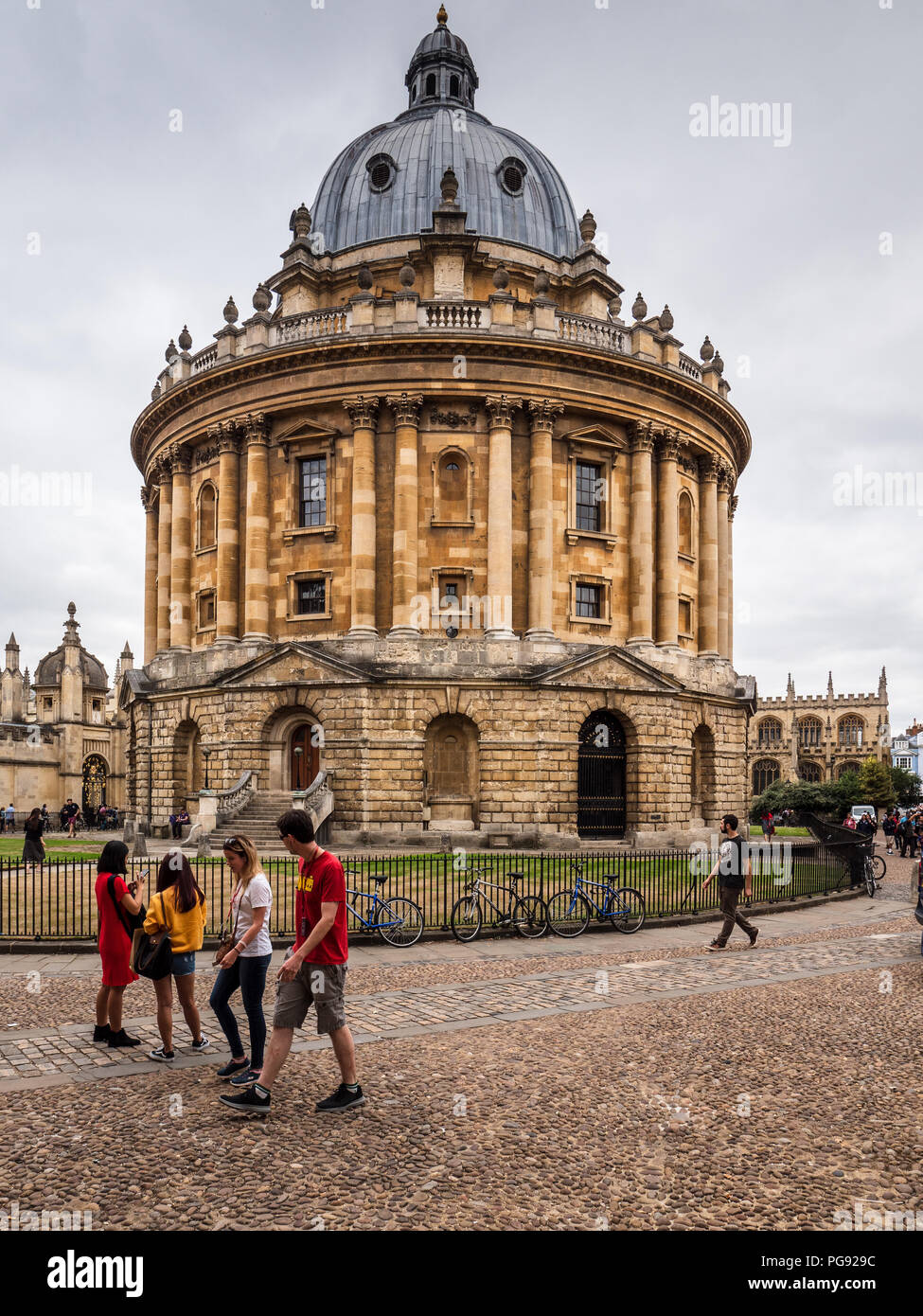 Oxford - Radcliffe Camera von James Gibbs entwickelt, halten Sie die Radcliffe Science Library die kreisrunde Bibliothek im Jahr 1749 eröffnet. Wie Rad Cam bekannt. Stockfoto