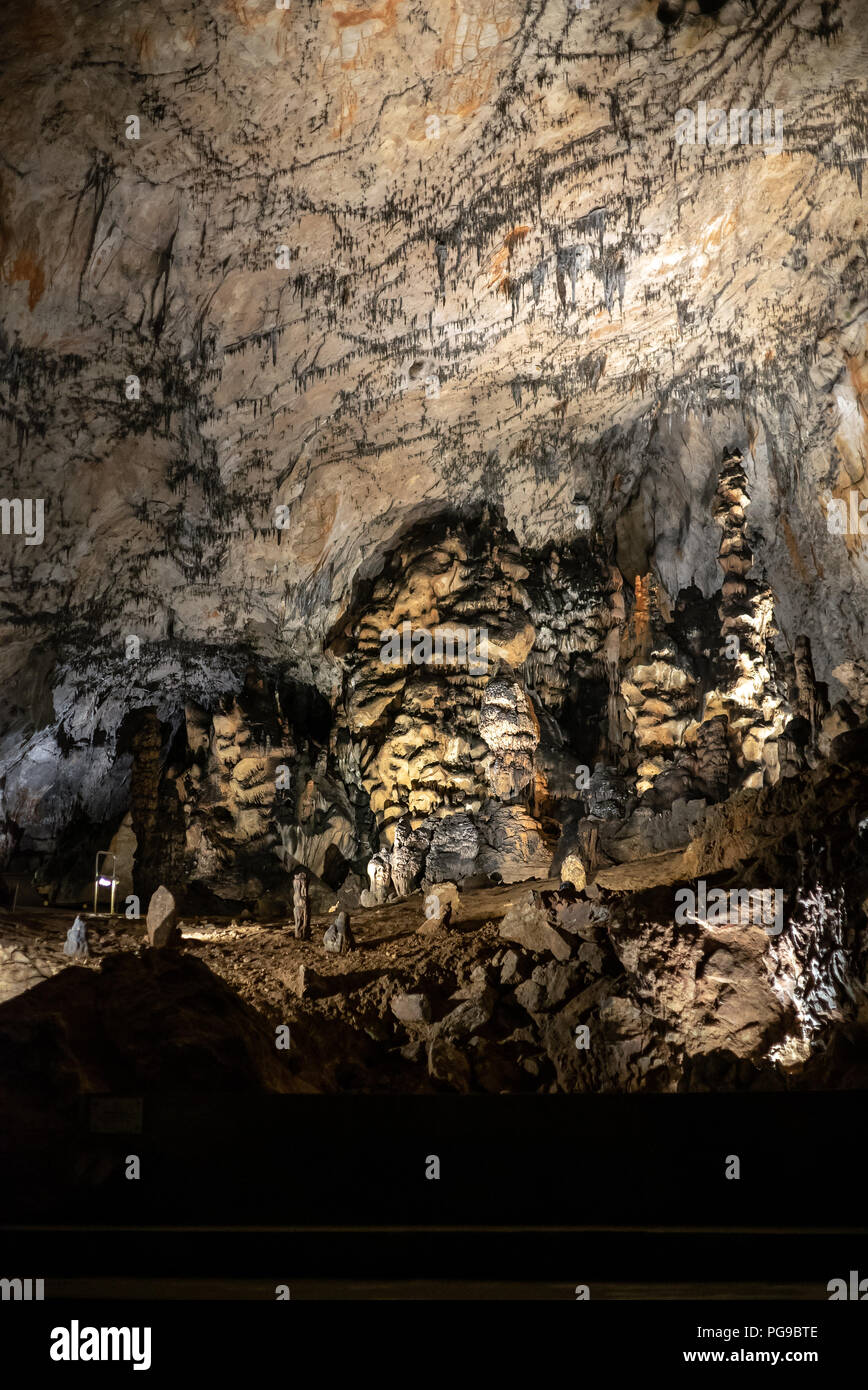 Baradle Höhle in Aggtelek Nationalpark in Hungury. Stalaktiten und Stalagmiten in einer Höhle, Stockfoto