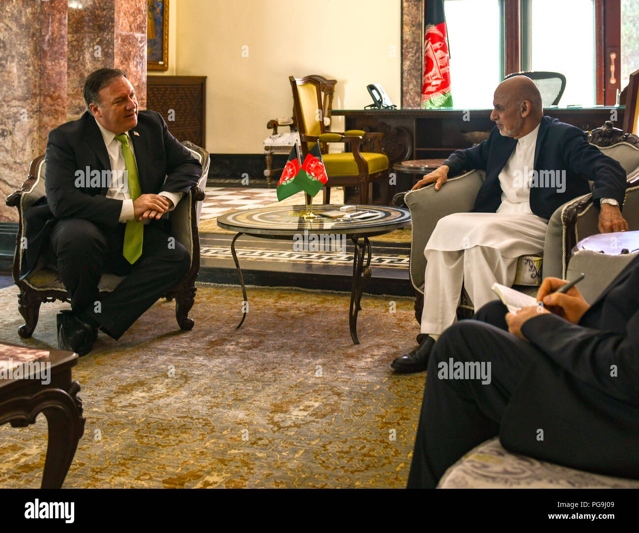 Us-Staatssekretär Michael R. Pompeo trifft sich mit Afghanistan Präsident Ashraf Ghani und Chief Executive Abdullah Abdullah in Kabul, Afghanistan am 9. Juli 2018. Stockfoto