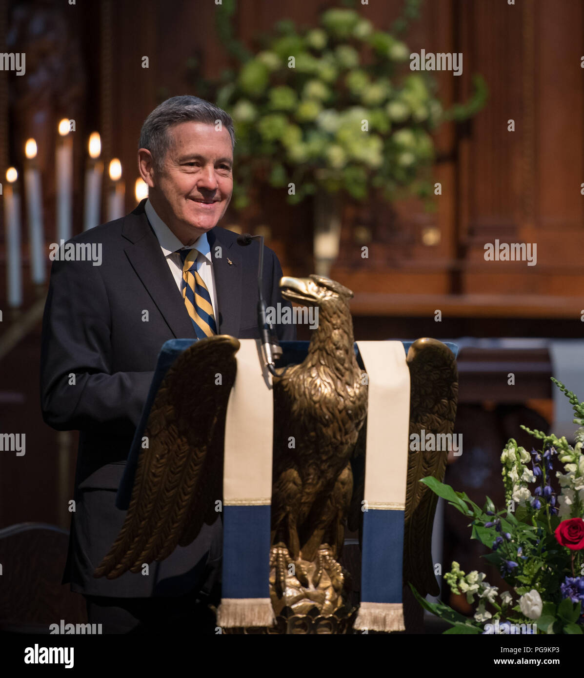 NASA Kennedy Space Center Direktor Robert Cabana spricht an der Trauerfeier für den ehemaligen Kapitän der NASA-Astronaut Bruce McCandless II, USN (Ret.), Dienstag, Januar 16, 2018 an der United States Naval Academy in Annapolis, Maryland. Stockfoto