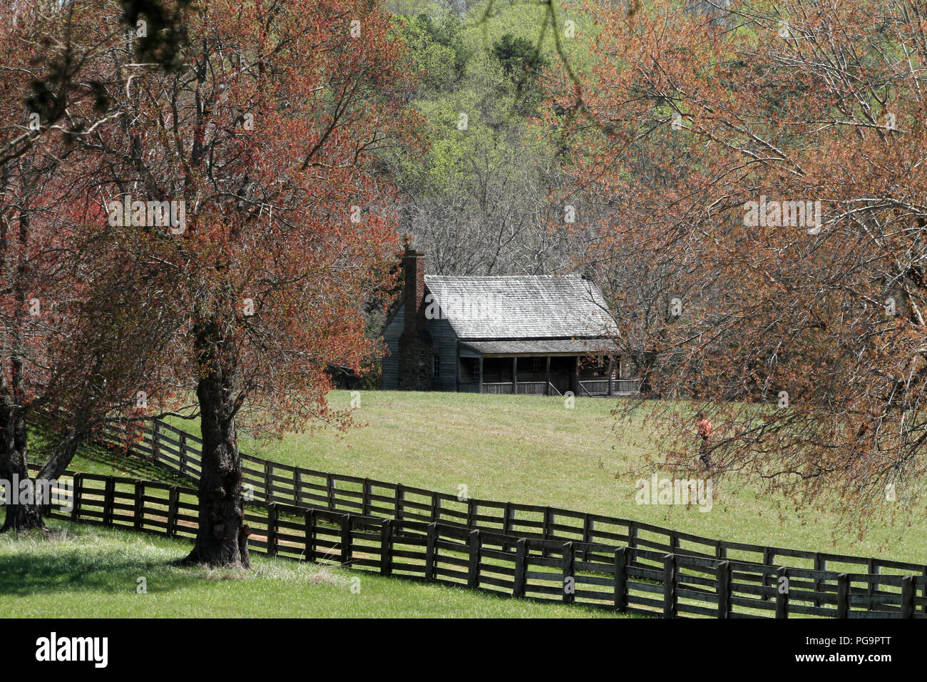 Appomattox, VA, USA. Mariah Wright Haus, historische Struktur im Jahr 1823 gebaut. Landschaft im Herbst. Stockfoto