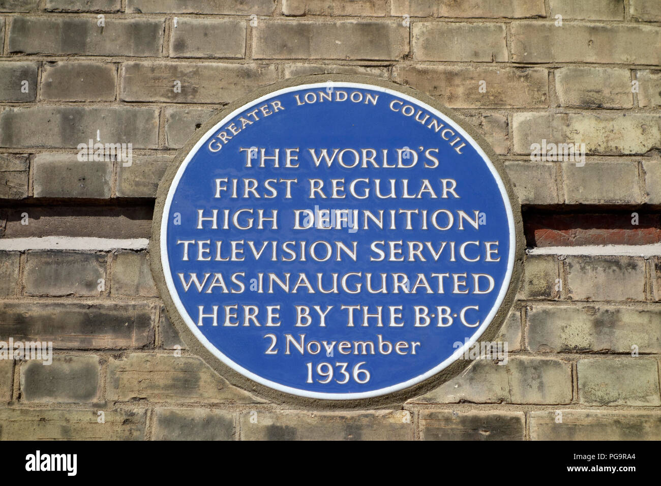 Blau Gedenktafel zur Erinnerung an die erste regelmäßige High Definition Fernseher der Welt service im Alexandra Palace Stockfoto