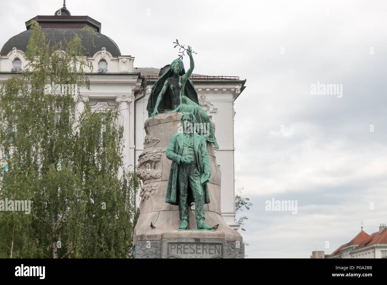 Ljubljana, Slowenien - 23 Juli, 2018: Blick auf die Statue des nationalen slowenischen Dichters France Prešeren. Die Statue befindet sich in der Altstadt von Ljubl entfernt Stockfoto