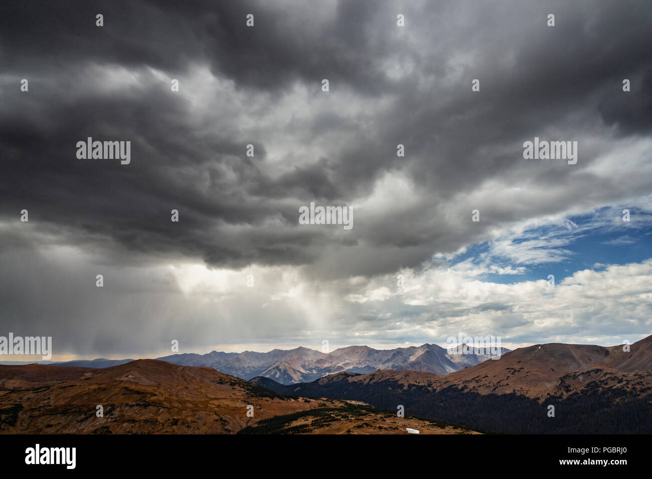 Blick auf die Rocky Mountains aus der Trail Ridge Road im Rocky Mountain National Park, Colorado, USA Stockfoto
