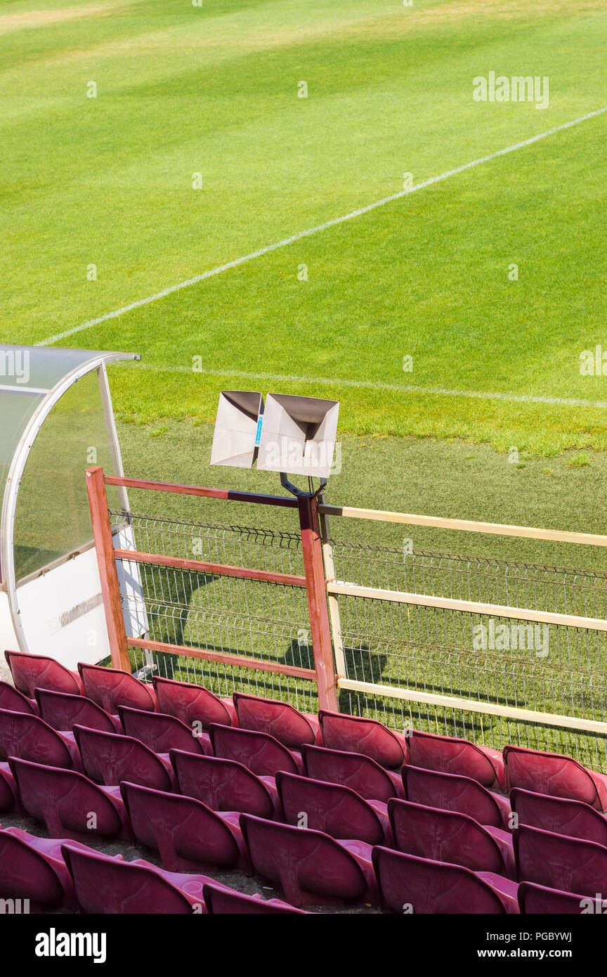 CLUJ-NAPOCA, Rumänien - 29. JULI 2018: Fußball-Feld und die Tribüne in Cluj Arena in Cluj, Siebenbürgen Stockfoto