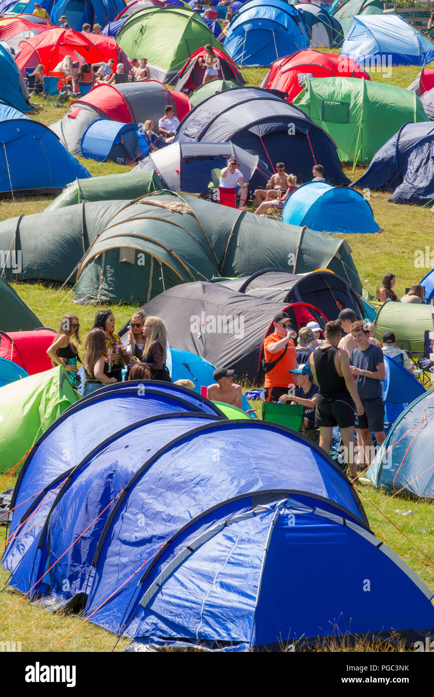 Junge Menschen an Musik Festival Stockfoto