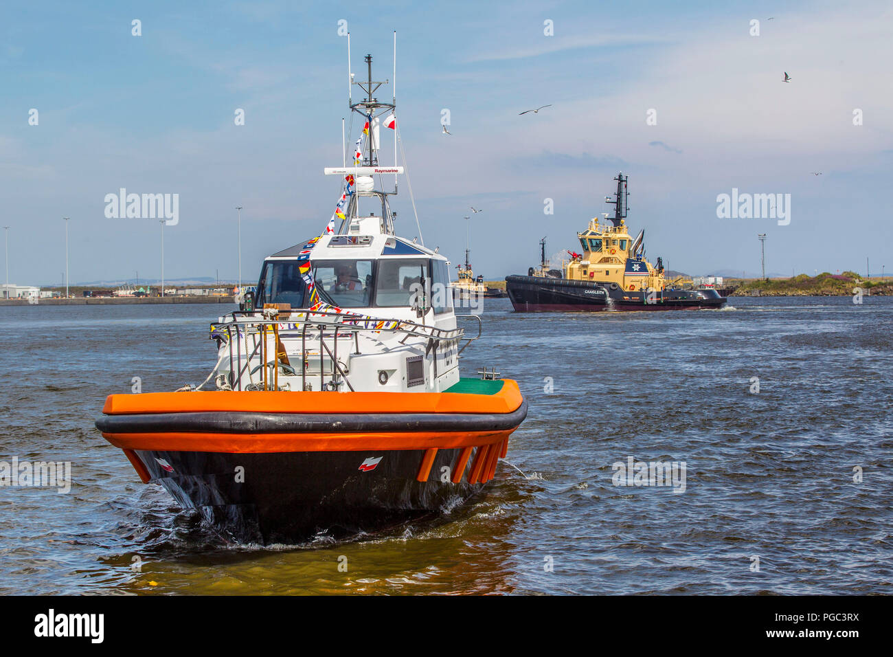 Lotsenboot und Tug Boat on River Forth Stockfoto