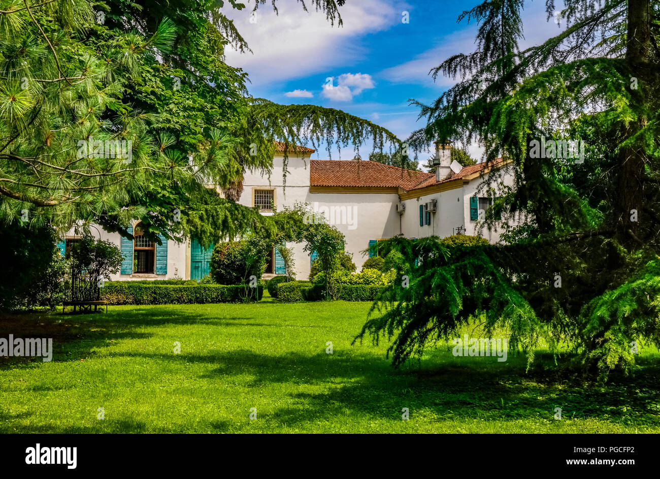 Italien Venetien Mira: Villa Barchessa Valmanara: paek, den Garten und die Rückseite der Villa Stockfoto