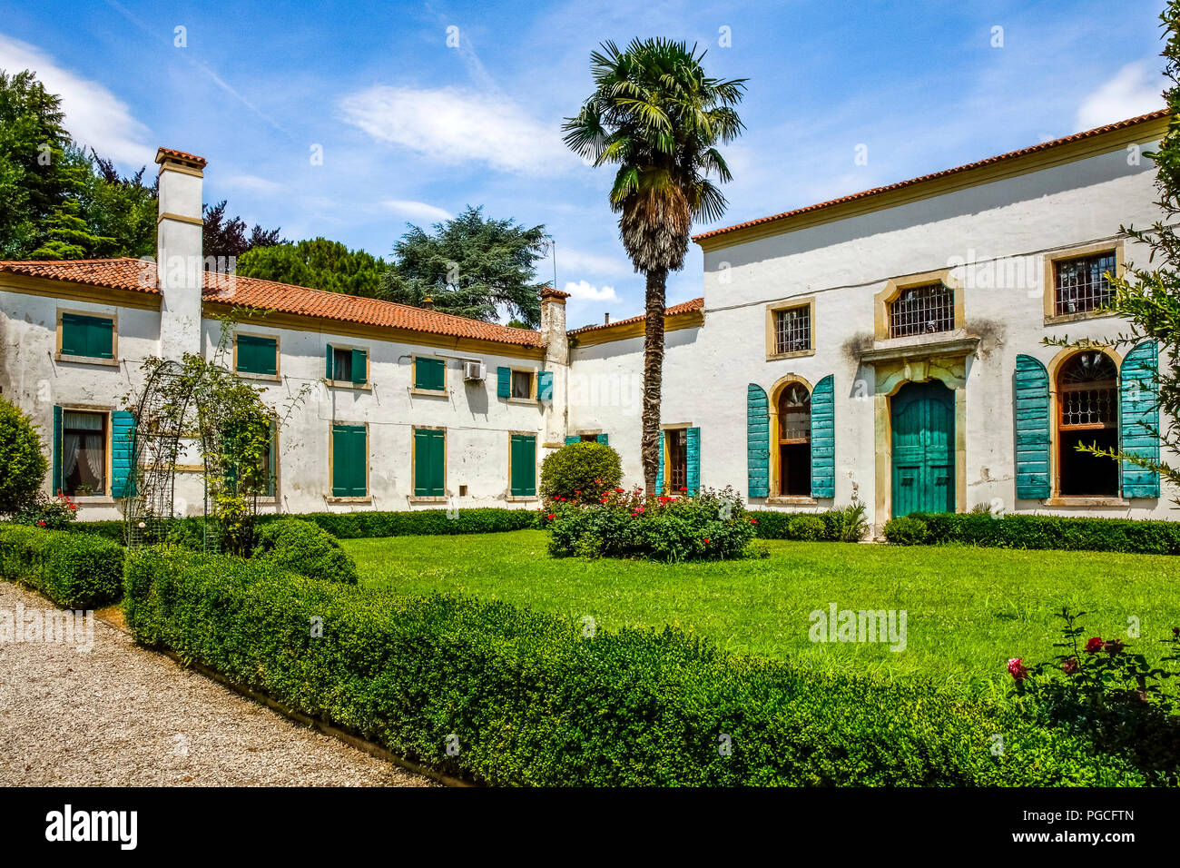 Italien Venetien Mira: Villa Barchessa Valmanara: paek, den Garten und die Rückseite der Villa Stockfoto