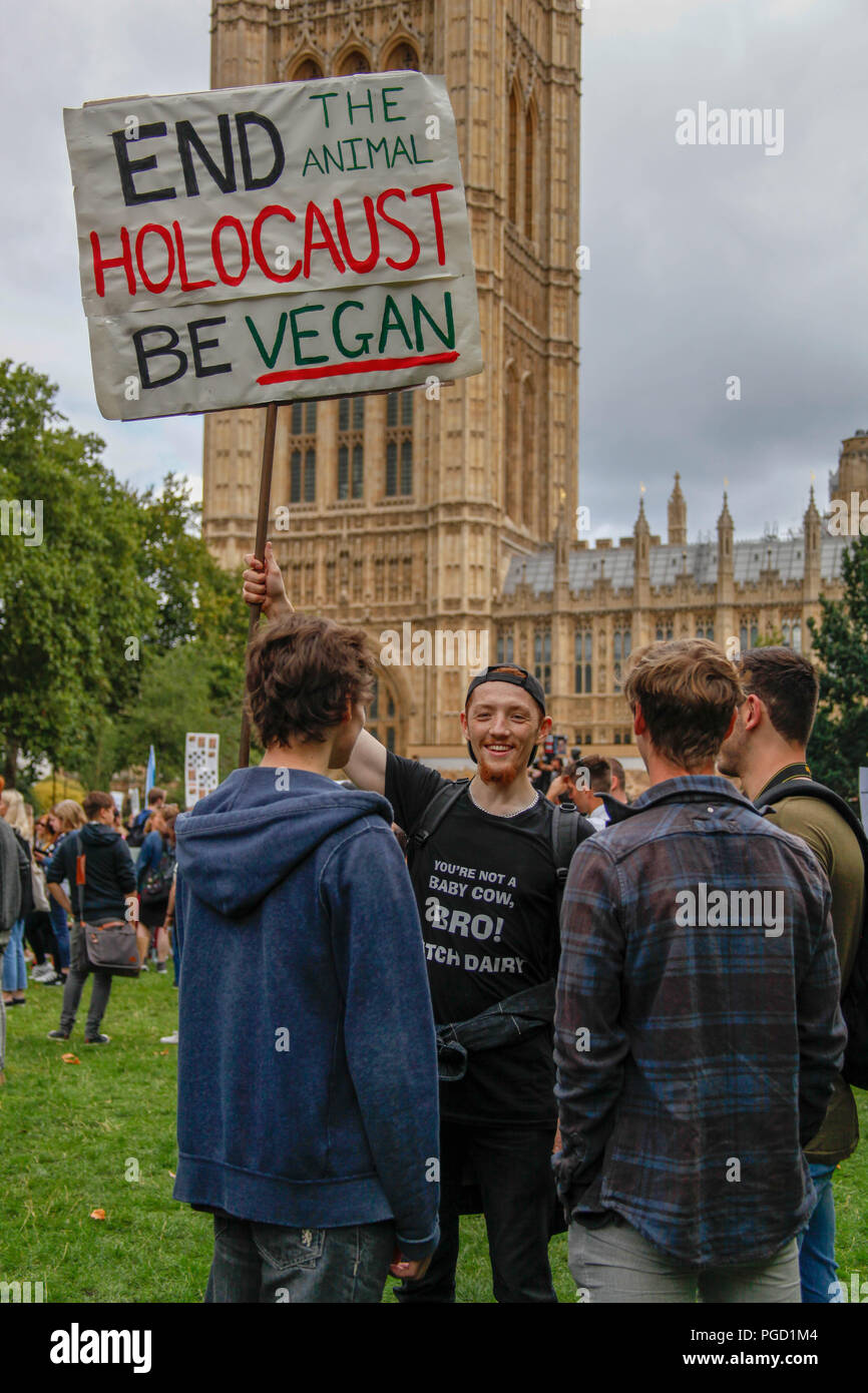 London, Großbritannien. 25. Aug 2018. Demonstrator am Tierrechte März Kredit: Alex Cavendish/Alamy leben Nachrichten Stockfoto