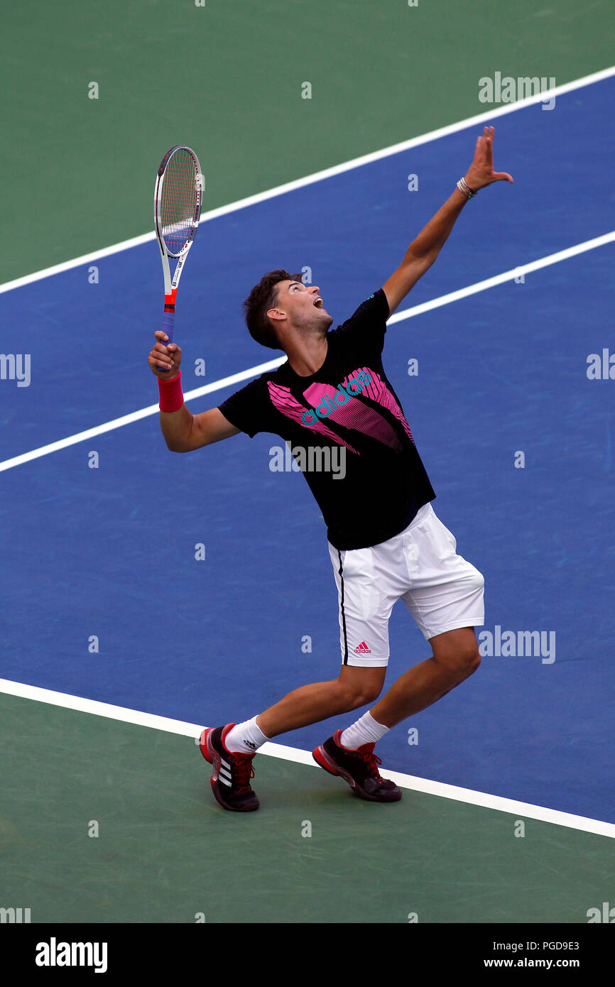 New York, N. Y, 25. August 2018 - US Open Tennis Praxis: Dominic Thiem Österreichs üben an der Billie Jean King National Tennis Center in Flushing Meadows, New York, als Spieler für die US Open, die am Montag beginnt, vorbereitet. Quelle: Adam Stoltman/Alamy leben Nachrichten Stockfoto