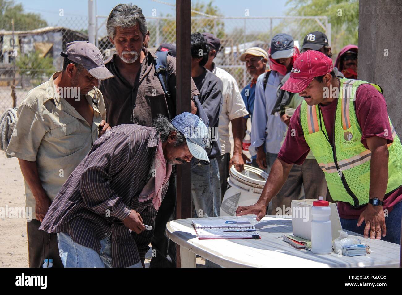 Migranten in ihrem Durchgang durch Hermosillo und den Speisesaal der Migrante in der Stadt La Victoria. Auf seiner Reise durch mexikanisches Territorium ins n Stockfoto