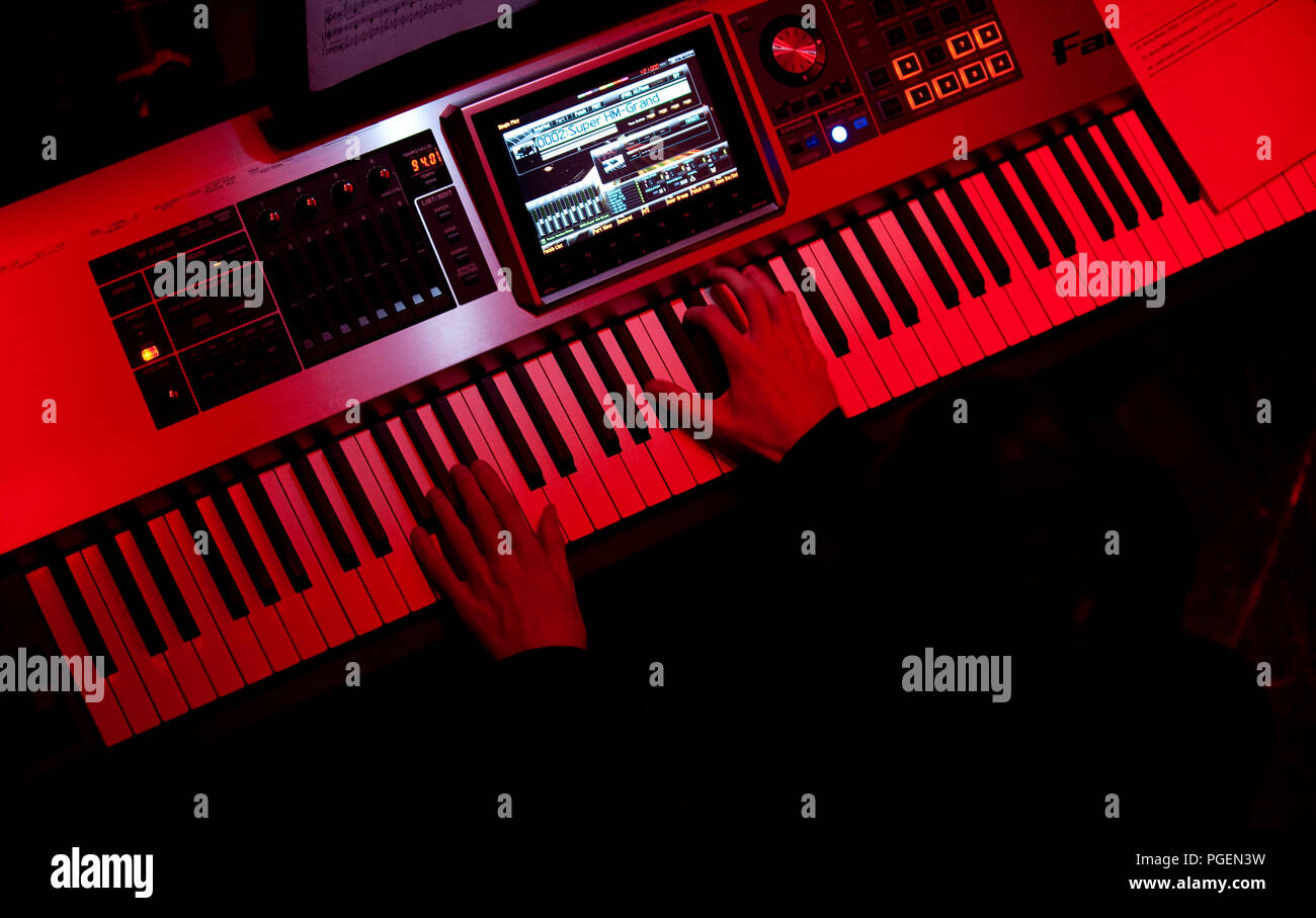 Die Broederscholen und die Heilig Hart-Basisschool Tereken aus Sint-Niklaas durchführen das Musical Annie (Belgien, 13/02/2009) Stockfoto