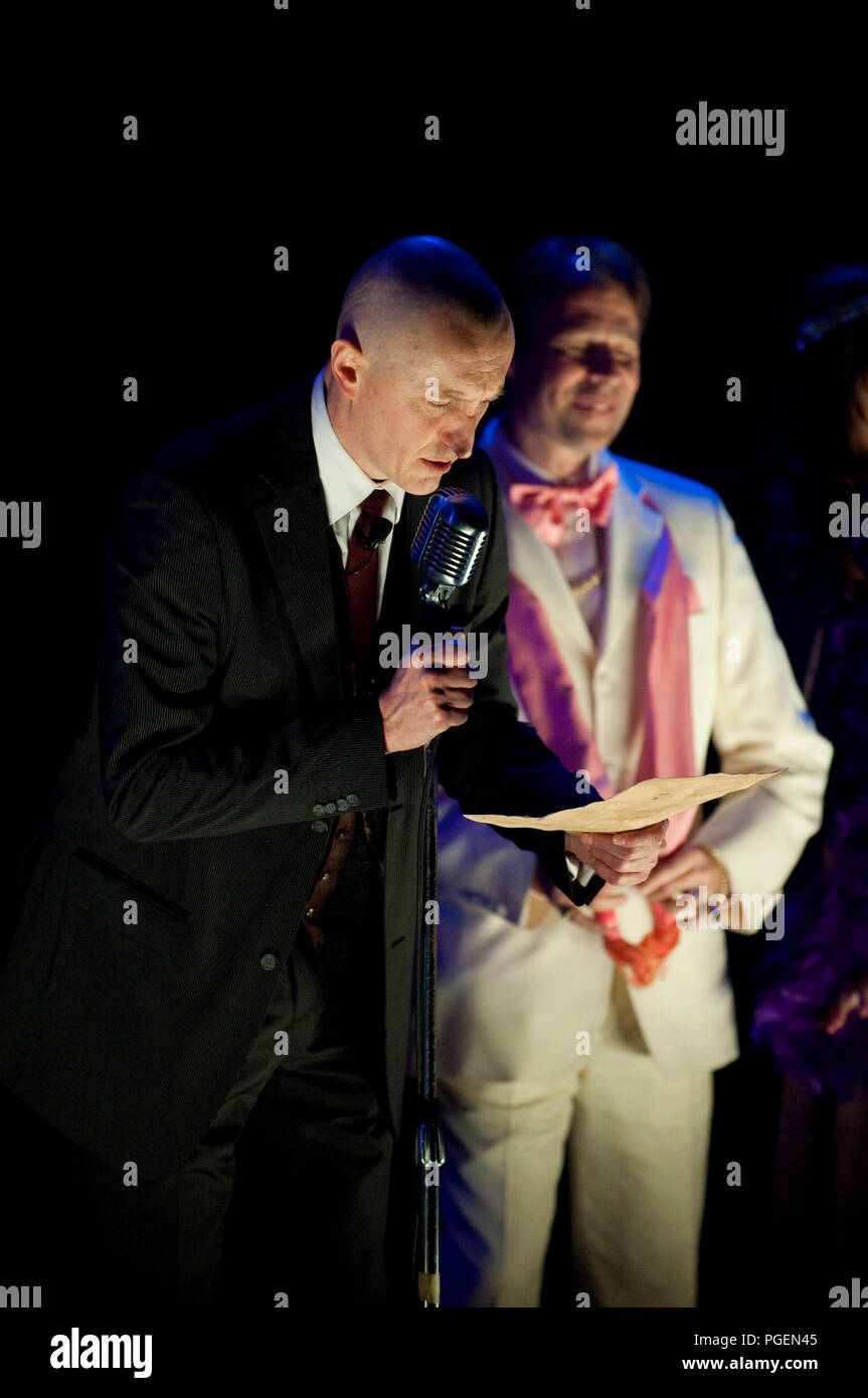 Die Broederscholen und die Heilig Hart-Basisschool Tereken aus Sint-Niklaas durchführen das Musical Annie (Belgien, 13/02/2009) Stockfoto