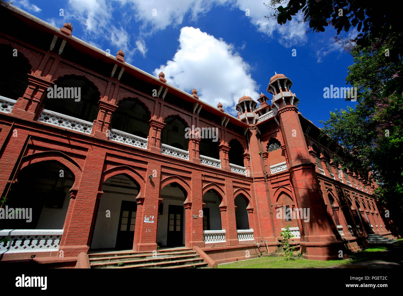 Curzon Hall der Universität von Dhaka. Es wurde gebaut, um ein Rathaus und benannt nach Lord Curzon, Vizekönig von Indien, der seinen im Jahre 1904 Grundstein. A Stockfoto