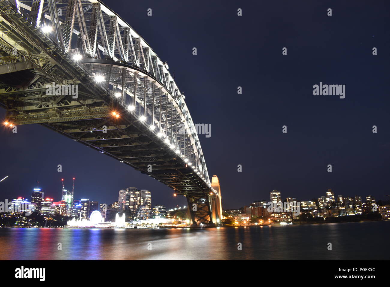 Sydney Harbour Bridge bei Nacht Stockfoto