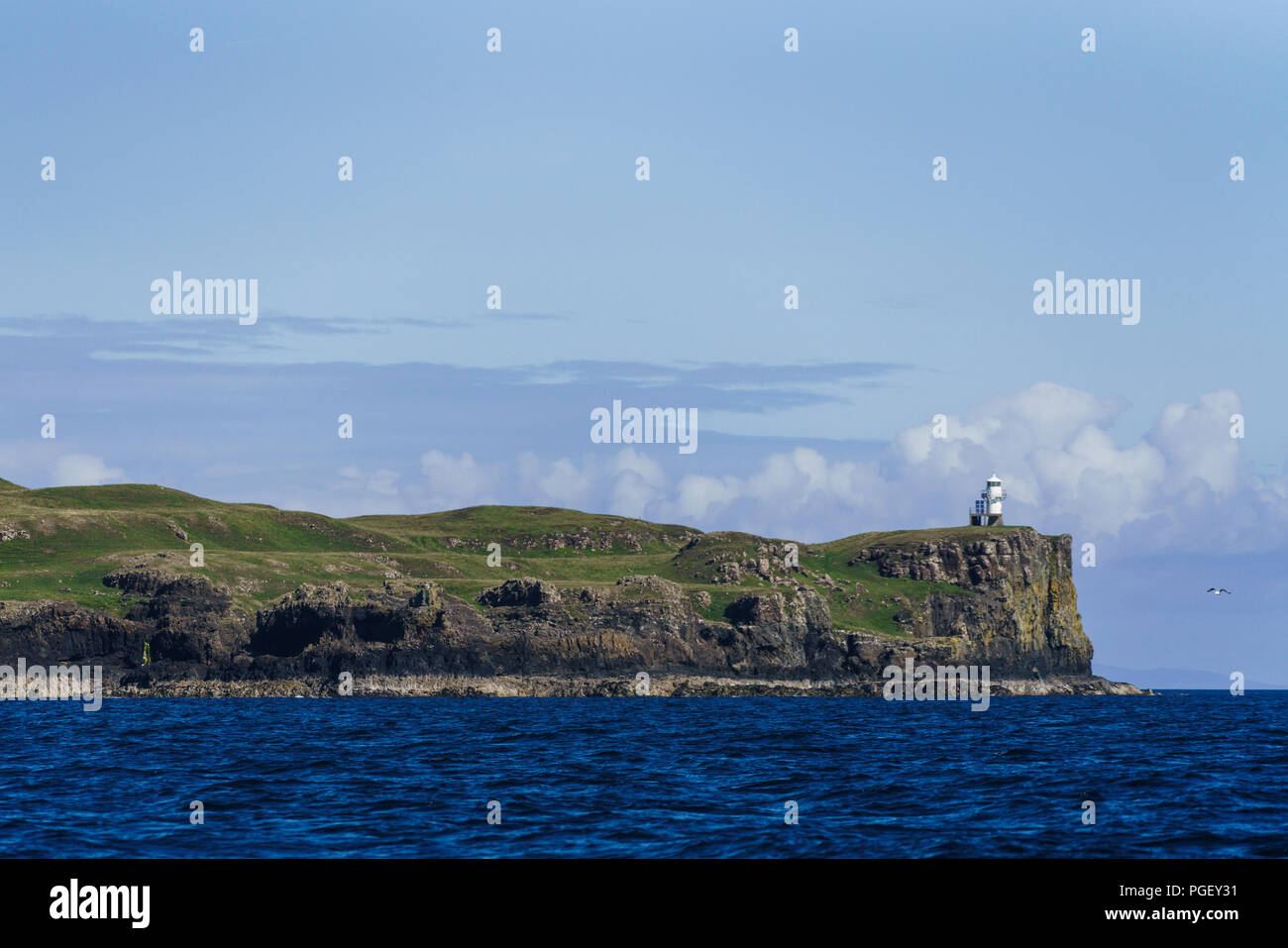 Einen kleinen Leuchtturm auf der Insel Canna. Canna ist die westlichste der kleinen Inseln, Schären, in der Schottischen Inneren Hebriden. Stockfoto