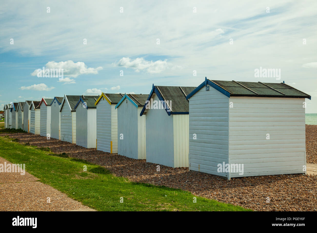 Strand Hütten im Goring-by-Sea, West Sussex, England. Stockfoto