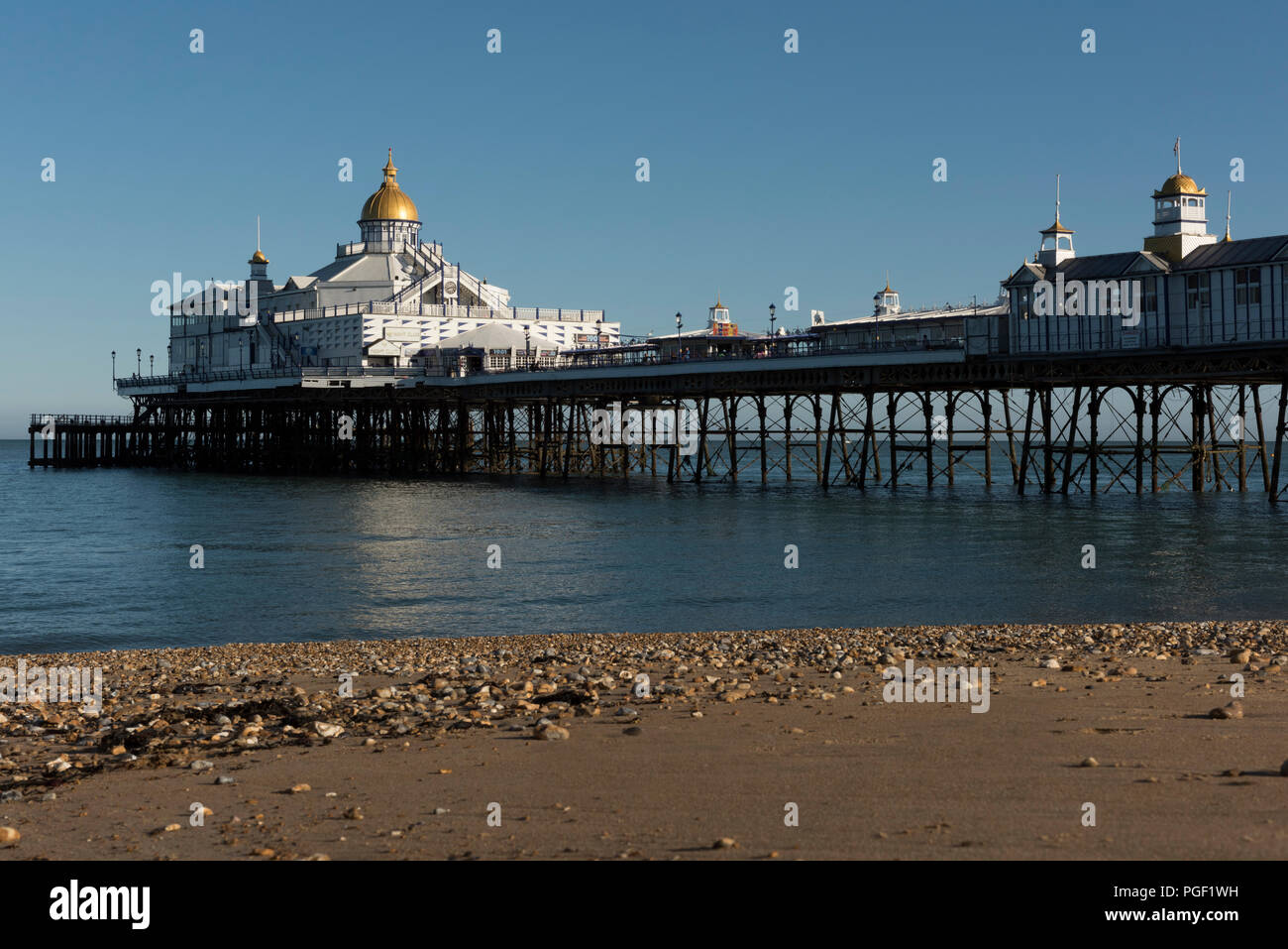 Eastbourne Pier, in der Grafschaft East Sussex, an der Südküste von England in Großbritannien. Stockfoto