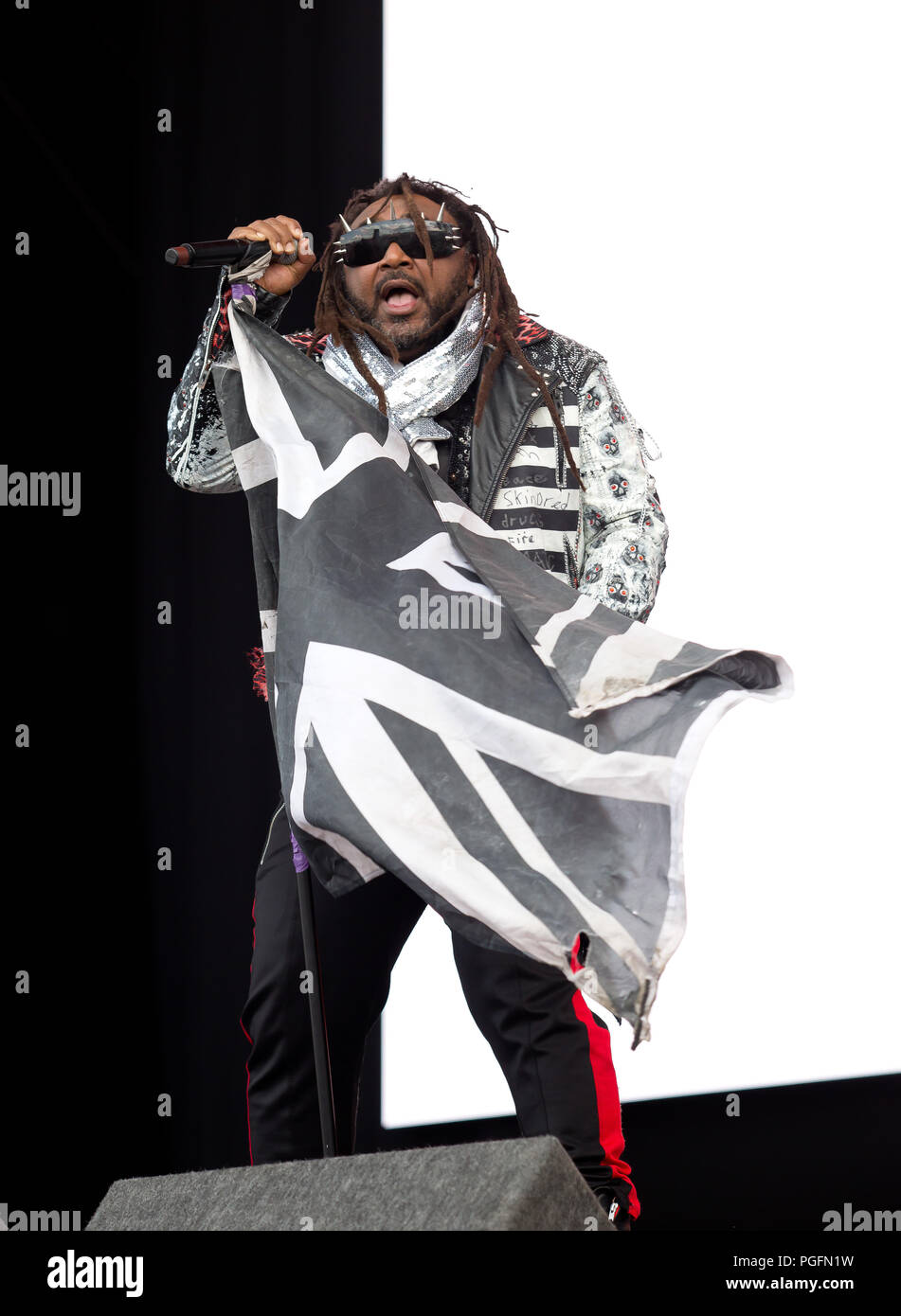 Skindred treten am zweiten Tag beim Reading Festival am 25. august 2018 auf der Hauptbühne auf Stockfoto