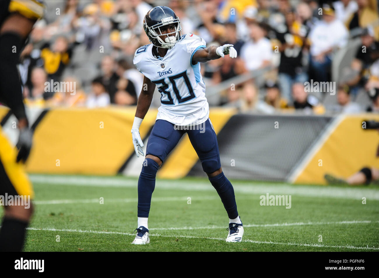 Pittsburgh, USA. 25. August 2018. Titans #30 Kenny Vaccaro während der Pittsburgh Steelers vs Tennessee Titans Spiel am Heinz Feld in Pittsburgh, PA. Jason Pohuski/CSM Credit: Cal Sport Media/Alamy leben Nachrichten Stockfoto