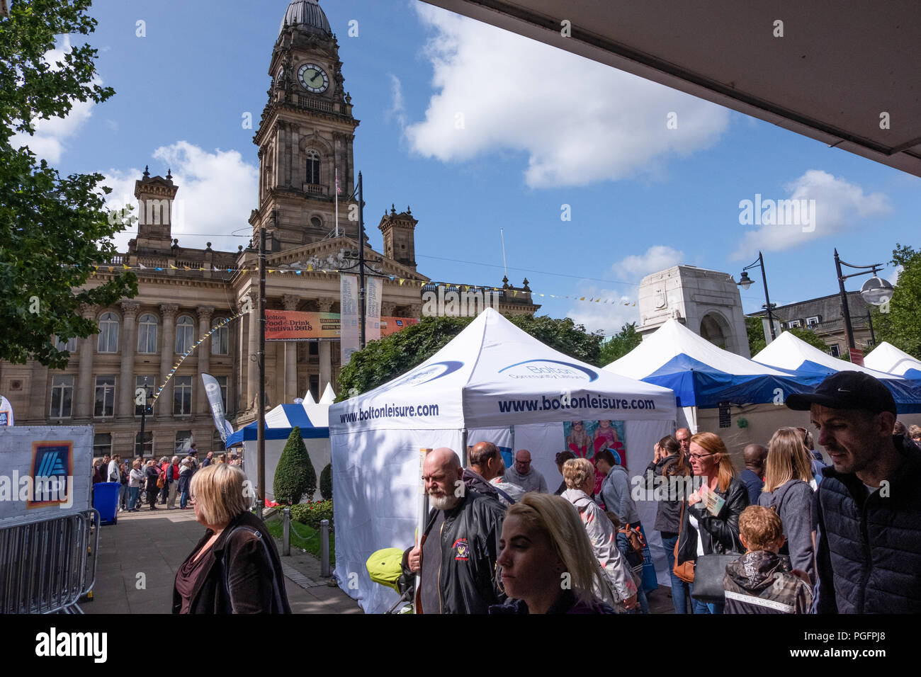 Bolton, Großbritannien. 25. August 2018. Fotos auf der belebten Samstag Nachmittag der drei Tag Essen und Trinken Festival in Bolton, Manchester, die dauert von Freitag, den 24. August bis Montag, den 27. August. Das Festival ist das größte im Nordwesten von England. Credit: Ruaux/Alamy leben Nachrichten Stockfoto