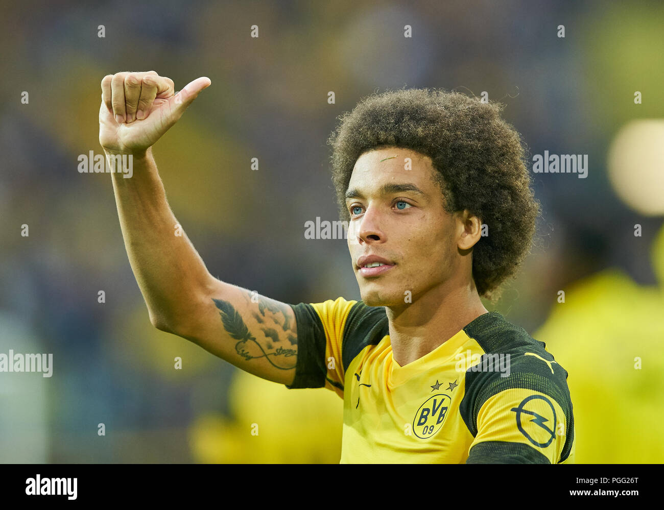BVB-RB Leipzig Fussball, Dortmund, August 26, 2018 Axel WITSEL, BVB 28 Jubel, Freude, Emotionen, feiern, lachen, Jubeln, Jubeln, reißt die Arme, ballte die Faust, Borussia Dortmund - RB LEIPZIG - DFL-Bestimmungen verbieten die Verwendung von Fotografien als BILDSEQUENZEN und/oder quasi-VIDEO - 1. Bundesliga, Dortmund, August 26, 2018, Saison 2018/2019, Spieltag 1, BVB, © Peter Schatz/Alamy leben Nachrichten Stockfoto