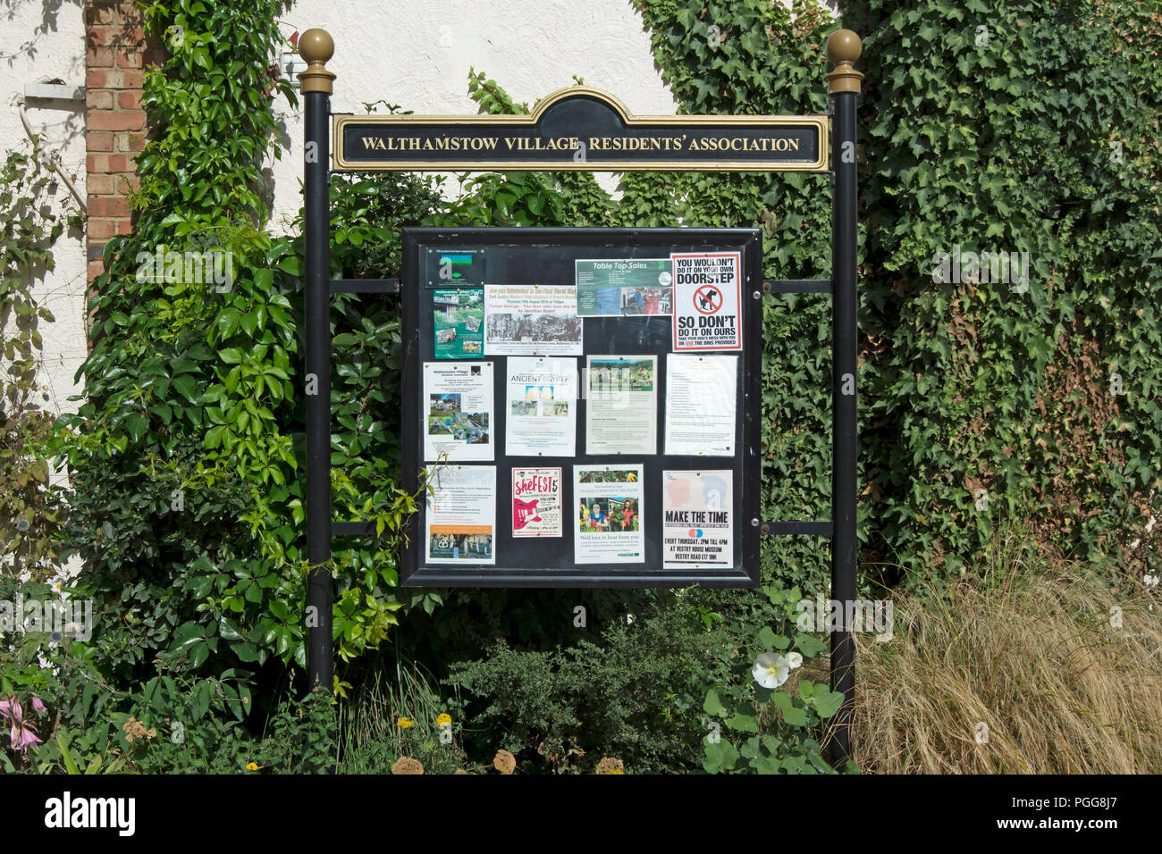 Walthamstow village Residents Association noticeboard, Walthamstow, London, England Stockfoto