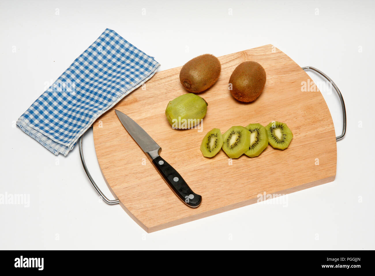 Kiwis und Wassermelone Spieße mit Käse. Schritt für Schritt. Zubereitetes Gericht: BMRGH 1. Stockfoto