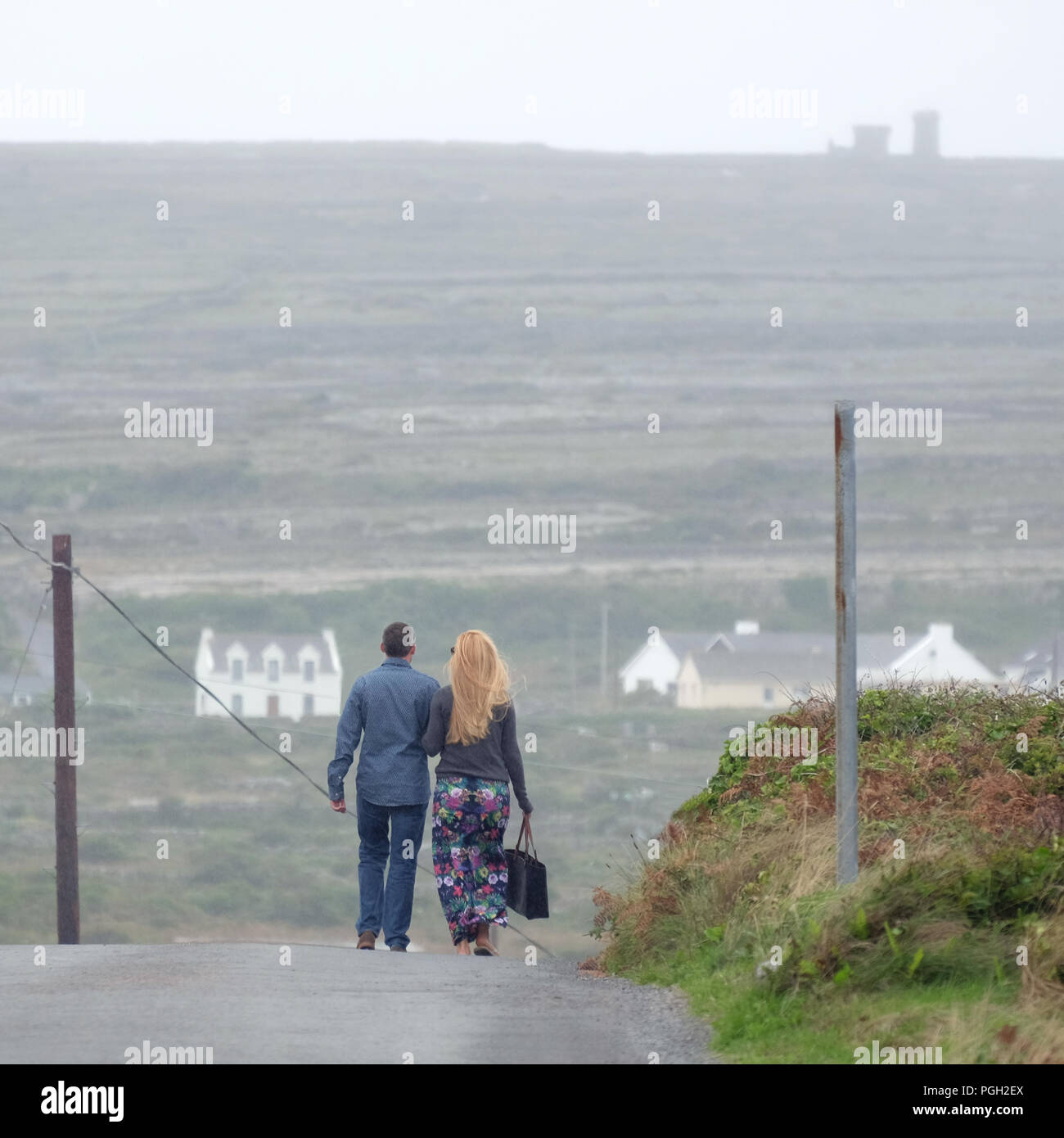 Paar zu Kilronan, Inishmore, Aran Islands. Stockfoto