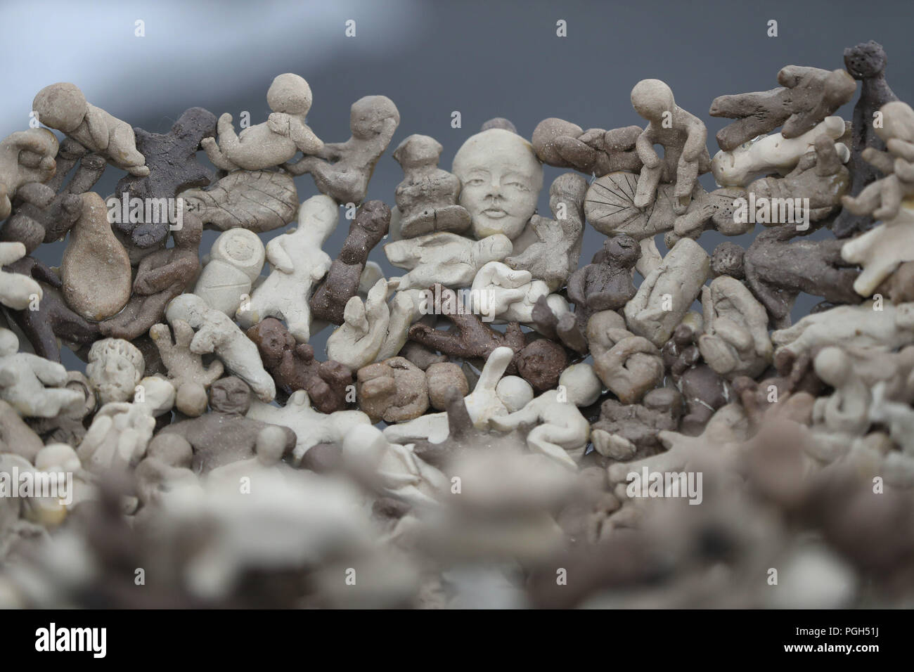 Massengrab rund 800 babys Fotos und Bildmaterial in hoher Auflösung
