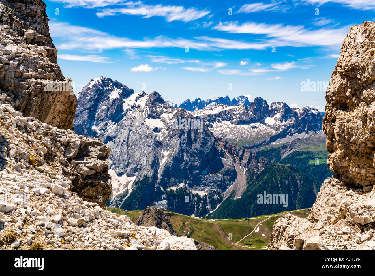 Blick auf die Dolomiten zum Sass Pordoi in Südtirol, Italien Stockfoto