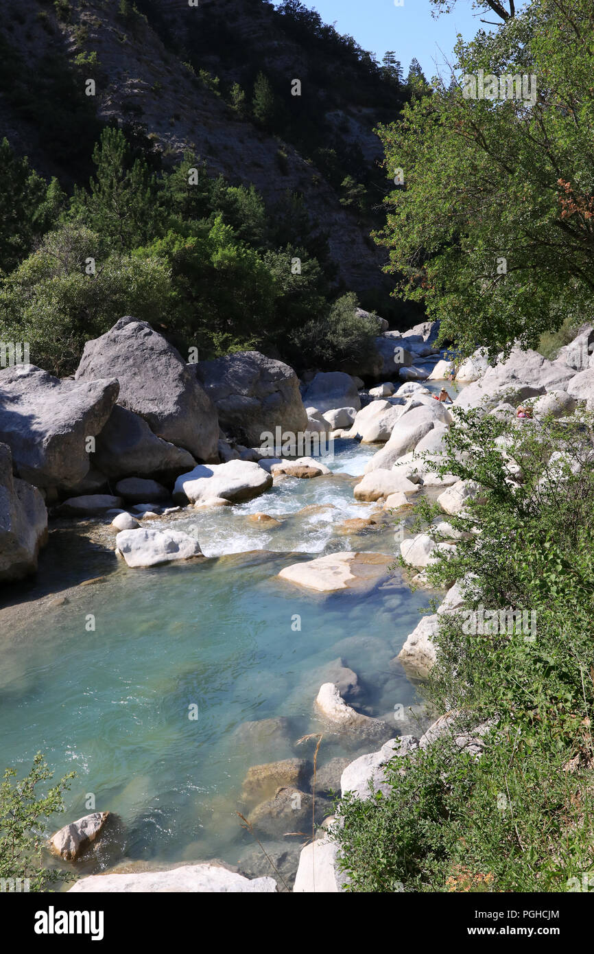 Nahaufnahme der klare Schlucht des Verdon in der französischen Provence, Gorges du Verdon Stockfoto