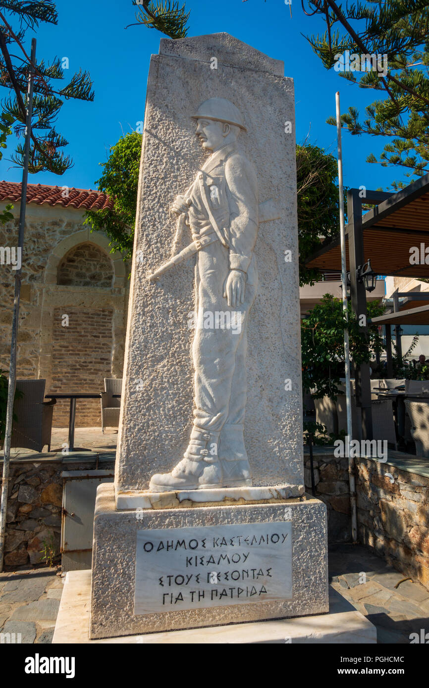 Kriegerdenkmal in Kissamos, Kreta Stockfoto