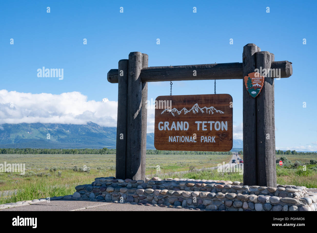 JACKSON, WY - Juni 24, 2018: Am Eingang zum Grand Teton National Park in Jackson, Wyoming Willkommen Anmelden Stockfoto