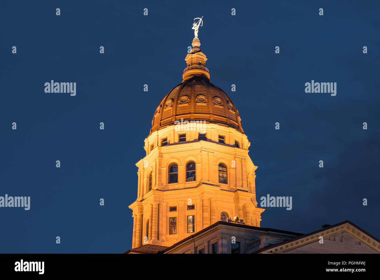 Kuppel des Kansas State Capital Building in Topeka, Kansas bei Nacht Stockfoto