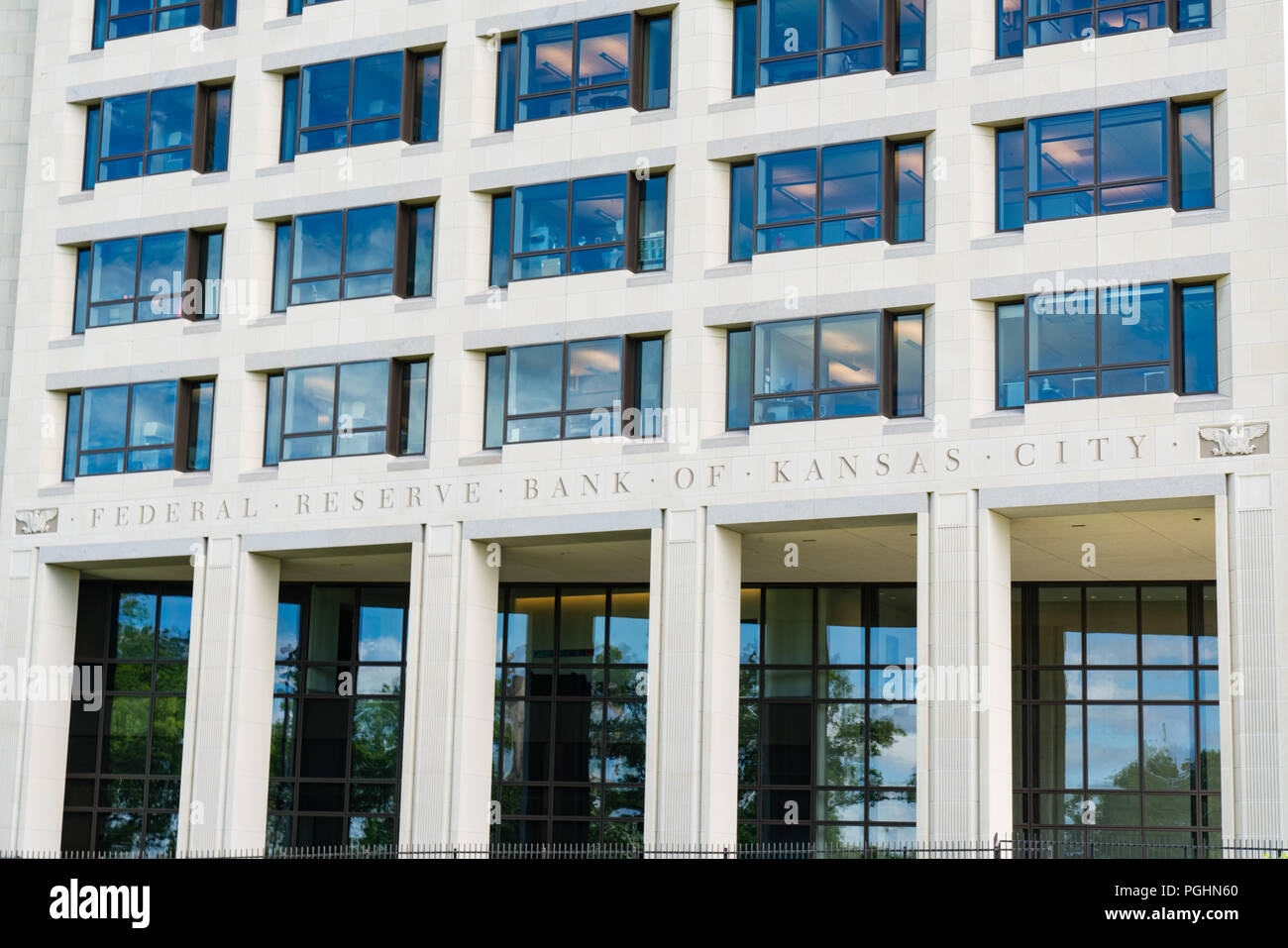 KANSAS CITY, MO - Juni 20, 2018 : Äußeres der Kansas City Federal Reserve Bank Gebäude in Kansas City, Missouri Stockfoto