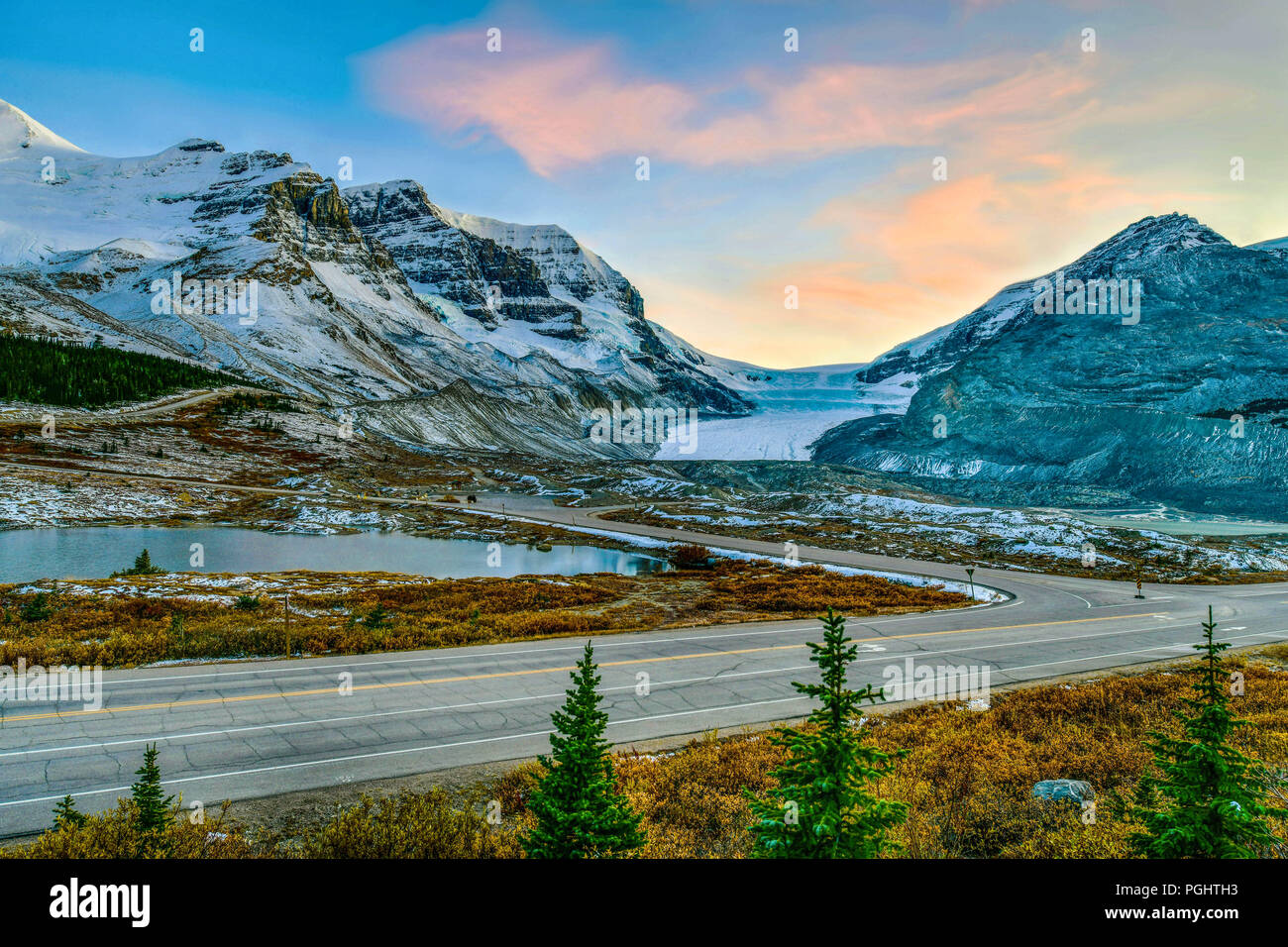 Querformat der Athabasca Gletscher an der Columbia Icefield Parkway in Jasper National Park, Kanada Stockfoto