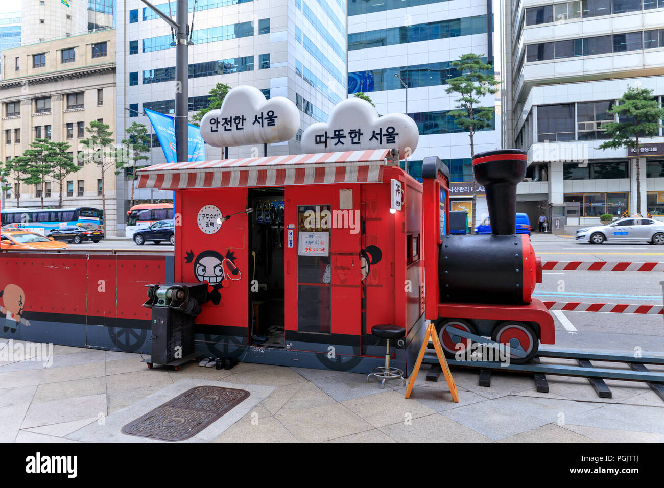 Seoul, Südkorea - May 23, 2018: Shoe Repair Shop geformte Zug am Myeongdong in Jongno-gu, Seoul City Stockfoto