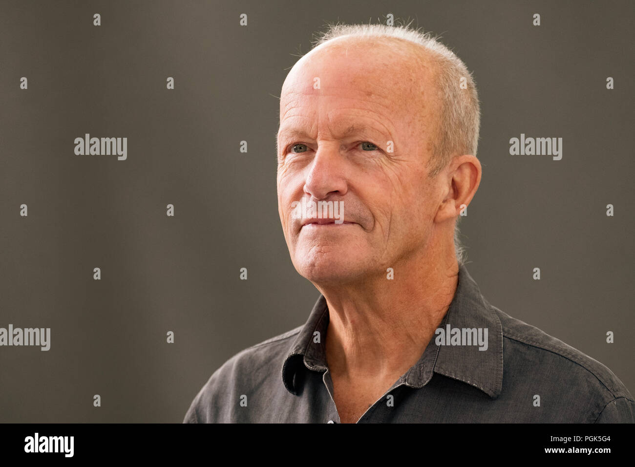 Edinburgh, Schottland, Großbritannien. 27 August, 2018. Abgebildet; James Crace ist eine englische Schriftstellerin und Romancier. Sein Roman "Die Melodie' ist die allegorische Geschichte eines mysteriösen Angriff auf ein berühmter Musiker, die allein in seiner Villa am Meer leben. Credit: Iain Masterton/Alamy leben Nachrichten Stockfoto