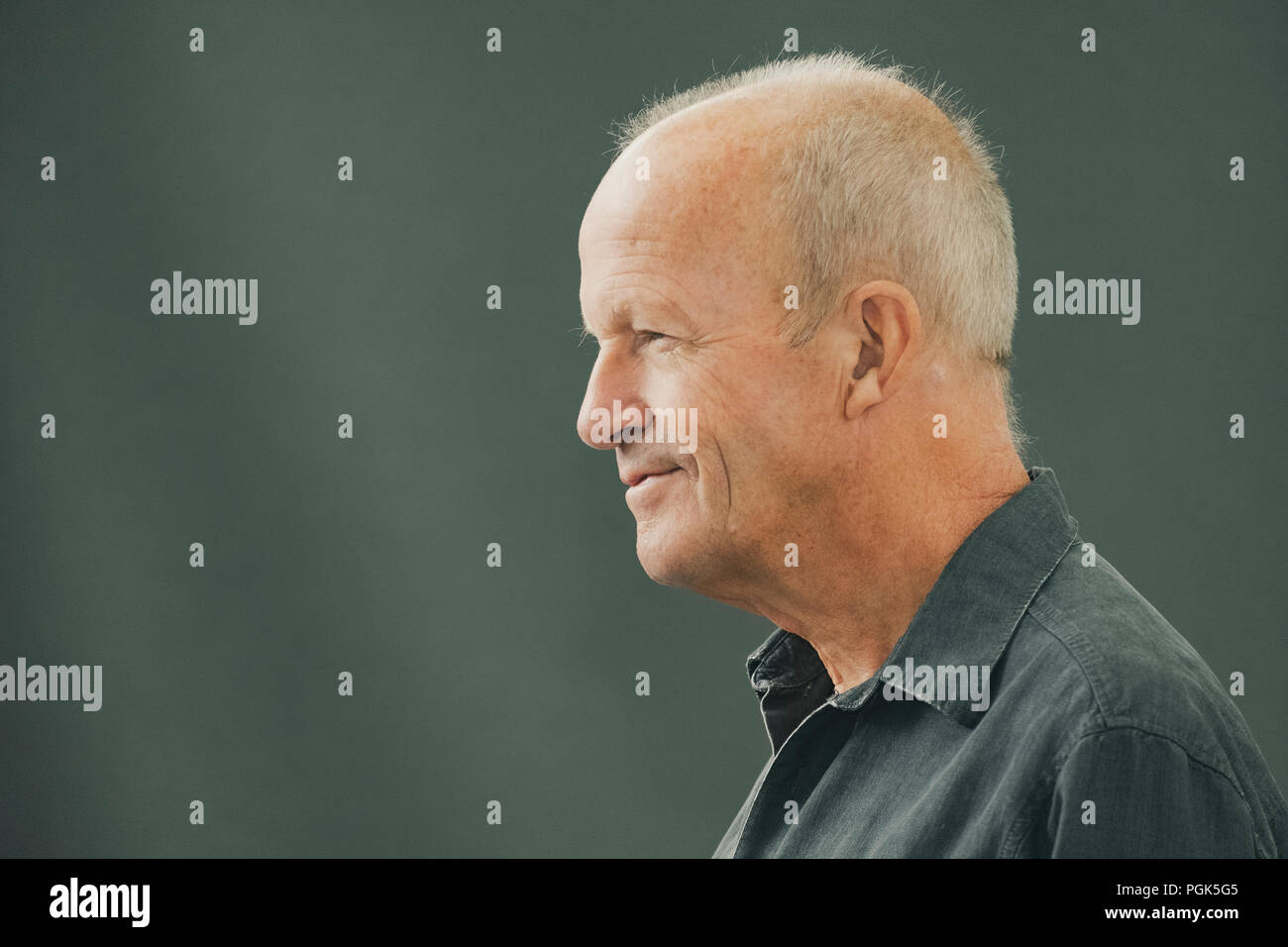 Edinburgh, Schottland, Großbritannien. 27 August, 2018. Abgebildet; James Crace ist eine englische Schriftstellerin und Romancier. Sein Roman "Die Melodie' ist die allegorische Geschichte eines mysteriösen Angriff auf ein berühmter Musiker, die allein in seiner Villa am Meer leben. Credit: Iain Masterton/Alamy leben Nachrichten Stockfoto