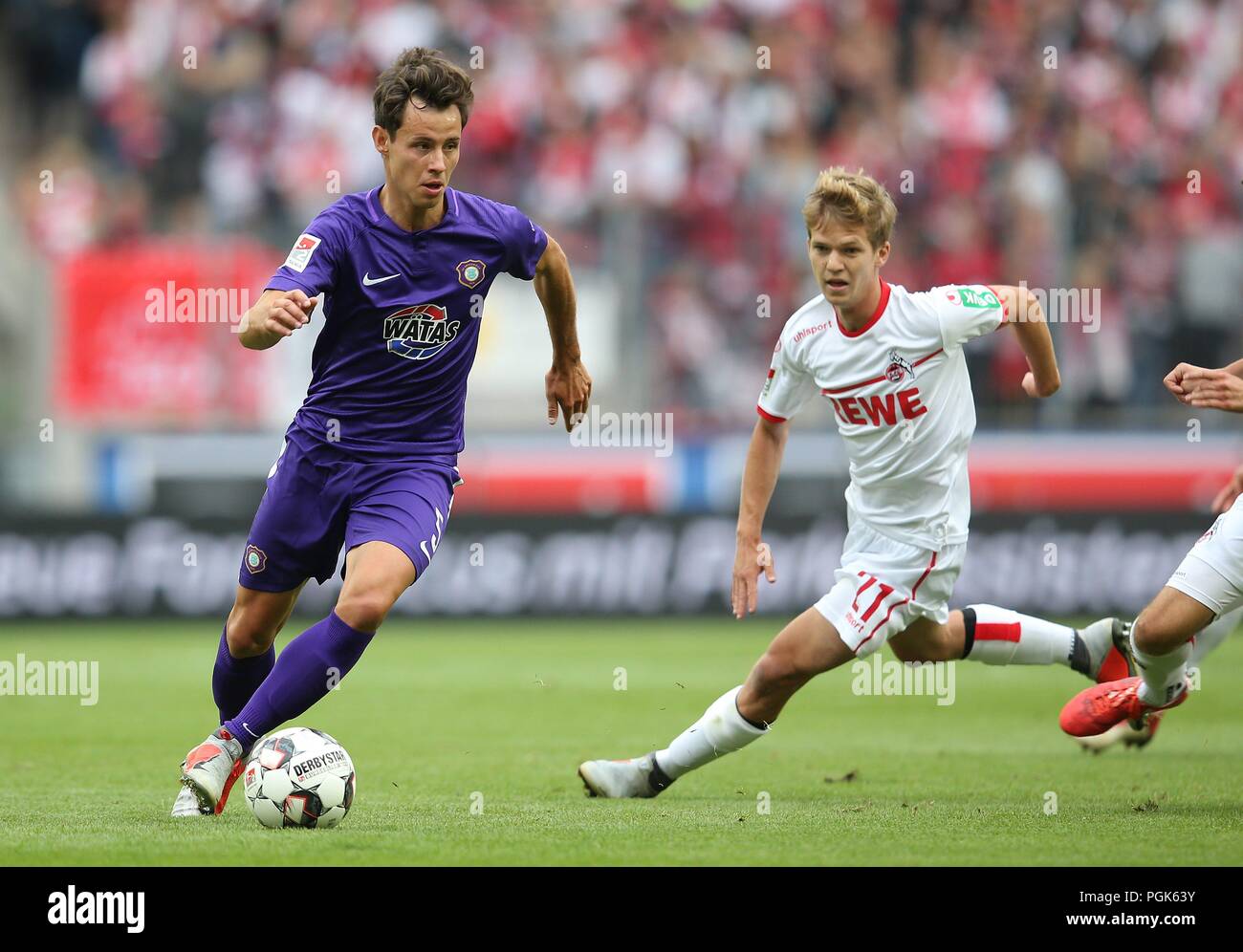 Köln, Deutschland. 25 Aug, 2018. firo: 25.08.2018, Fußball, 2.Bundesliga, Saison 2018/2019, 1.FC Köln - Erzgebirge Aue 3:1 Clemens FANDRICH, Aue links versus KOZIELLO | Verwendung der weltweiten Kredit: dpa/Alamy leben Nachrichten Stockfoto