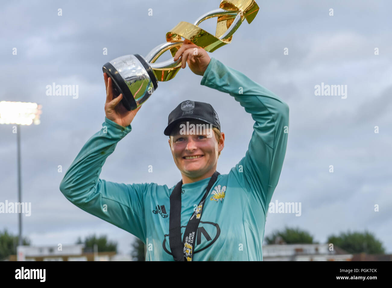 Hove, Großbritannien. 27. August 2018. Zeigt die Trophäe bei der Präsentation nach dem Gewinn der letzten während der Kia Abendmahl League Finale 2018 - Finale zwischen Loughborough Blitz- und Surrey Sterne am 1. Zentrale County Ground am Montag, den 27. August 2018. Hove, England. Credit: Taka G Wu Stockfoto