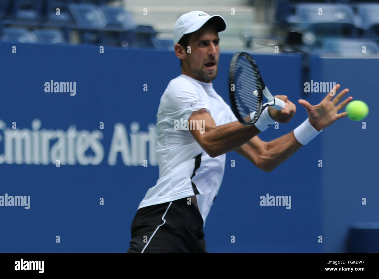 13 Grand-Slam-champion Novak Djokovic aus Serbien Praktiken für die 2018 US Open bei Billie Jean King National Tennis Stockfoto