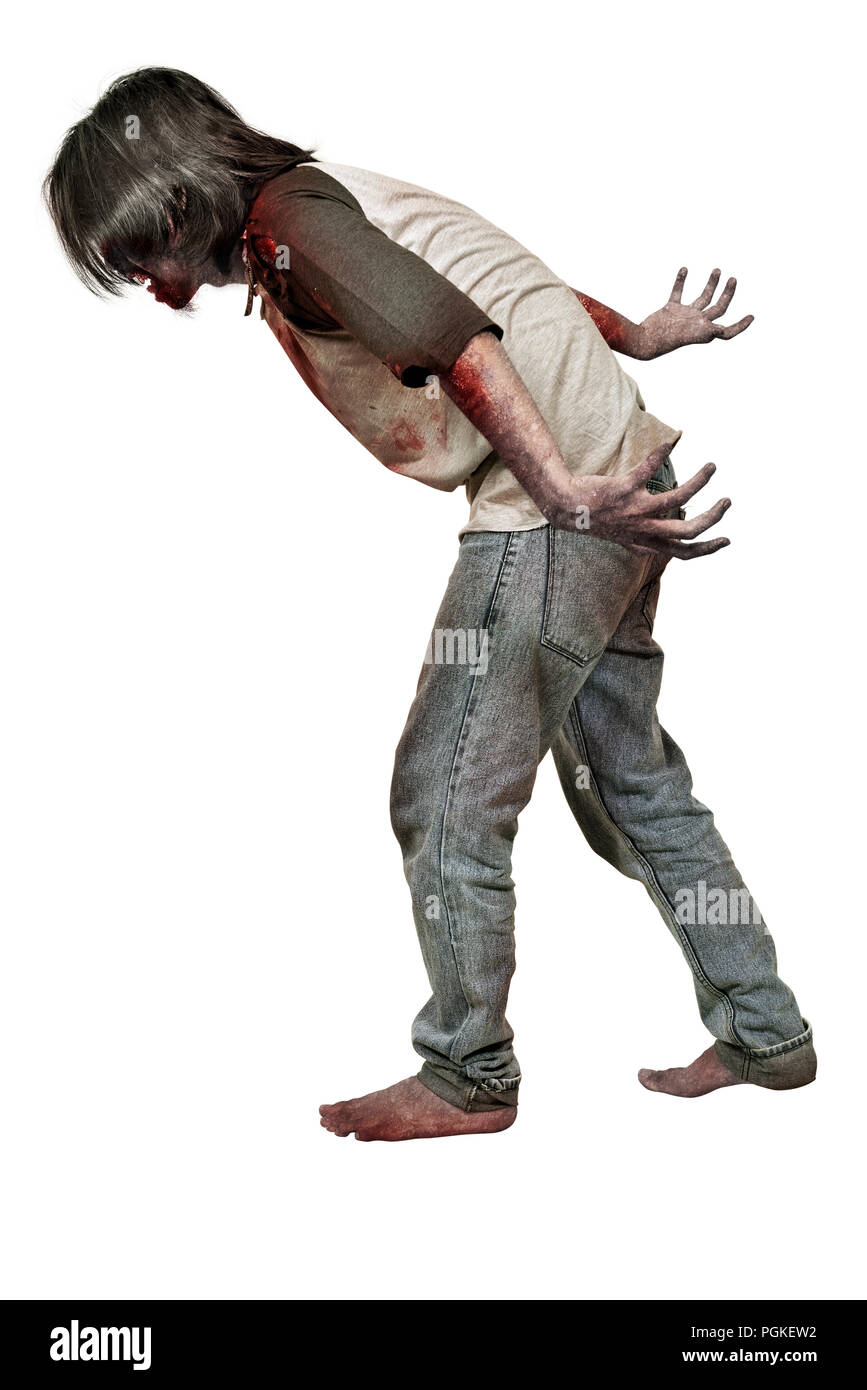 Seitenansicht des wütenden Zombie Mann mit verwundeten Hände auf weißem Hintergrund Stockfoto