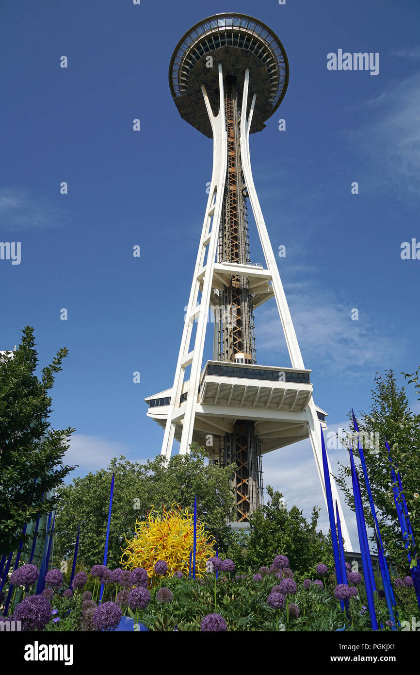 Space Needle von Chihuly Garten, Seattle, Washington, USA Stockfoto
