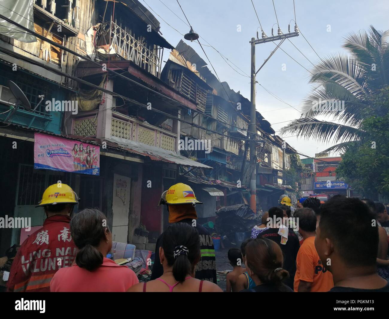 Manila, Philippinen. 27 Aug, 2018. Brand an Tioco Street, Tondo, Manila, erreichte den vierten Alarm fünf Kinder getötet hatte. Credit: Sherbien Dacalanio/Pacific Press/Alamy leben Nachrichten Stockfoto